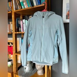 Arc’teryx women’s Atom hoodie jacket, size medium
